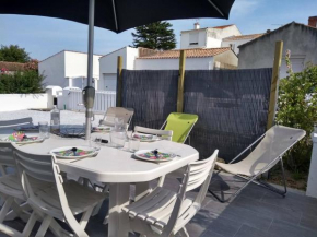 Maison rénovée près de la plage avec jardin clos, 300m de la mer, La Guérinière - FR-1-224B-69